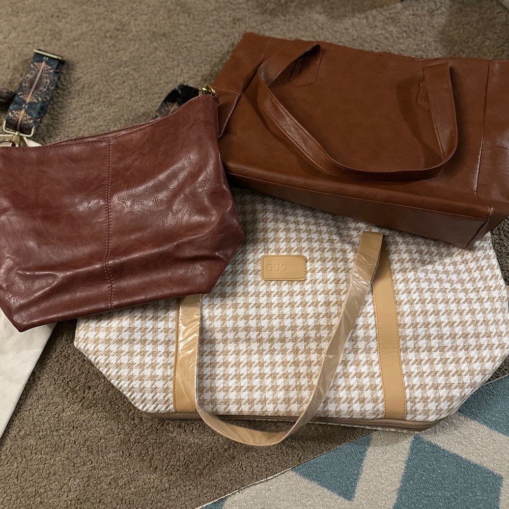 Lot of 3 unbranded bags - weekender/travel bag, messenger/crossbody & a tote